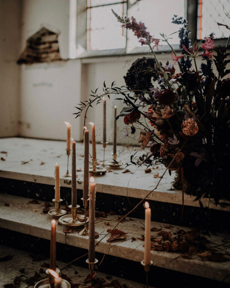 Dark wedding bouquet